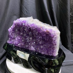 Vỉ Thạch Anh Tím - Amethyst kèm đế gỗ KT: 18x24cm - KL: 2.392kg