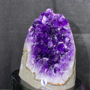 Thạch Anh Tím Uruguay - Amethyst tím đậm kèm đế gỗ KT: 20x13cm - KL: 1.8kg