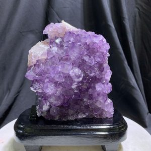 Vỉ Thạch Anh Tím có cộng sinh Calcite - Amethyst kèm đế gỗ KT: 17x12cm - KL: 1.42kg