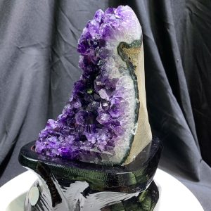 Thạch Anh Tím - Amethyst kèm đế gỗ KT: 21x10cm - KL: 1.415kg