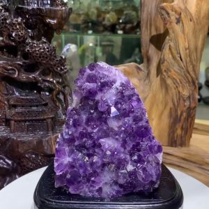 Thạch Anh Tím - Amethyst kèm đế gỗ KT: 15.5x8.5cm - KL: 1.058kg
