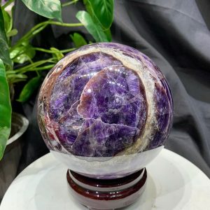 Bi cầu Thạch Anh Tím Vân - Dream Amethyst, ĐK: 13.6cm, KL: 3.338kg