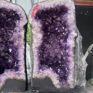 Cặp Hốc Thạch Anh Tím - Amethyst nặng 25.85kg và 27.3kg